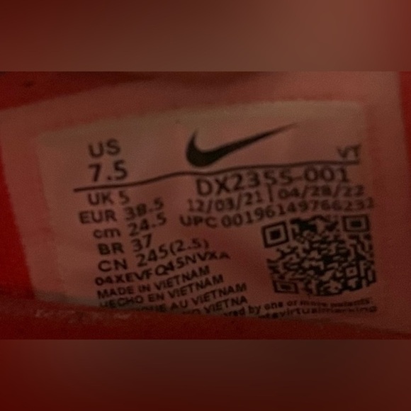 Nike Air VaporMax Flyknit Womens Sz 7.5 Running Shoes Sneakers Black Hyper Pink - Picture 11 of 12